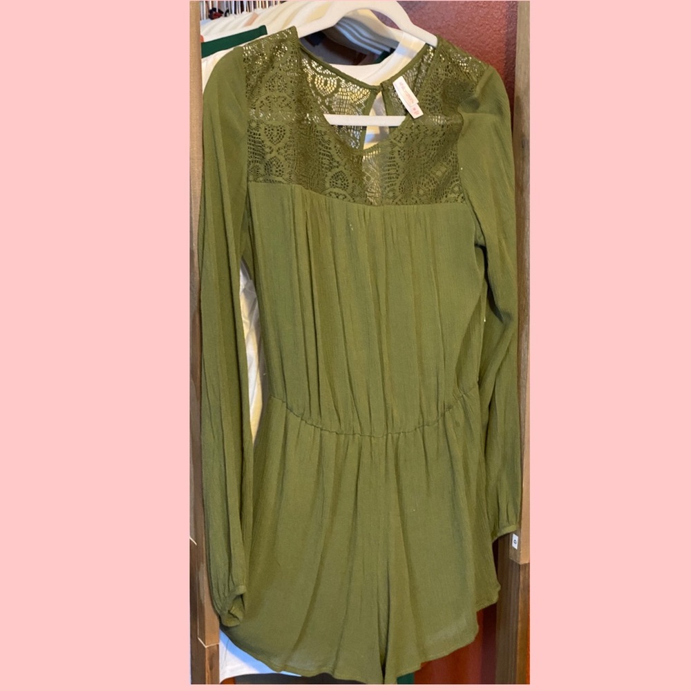 Green Detail Long Sleeve Romper🍃🍀🌵